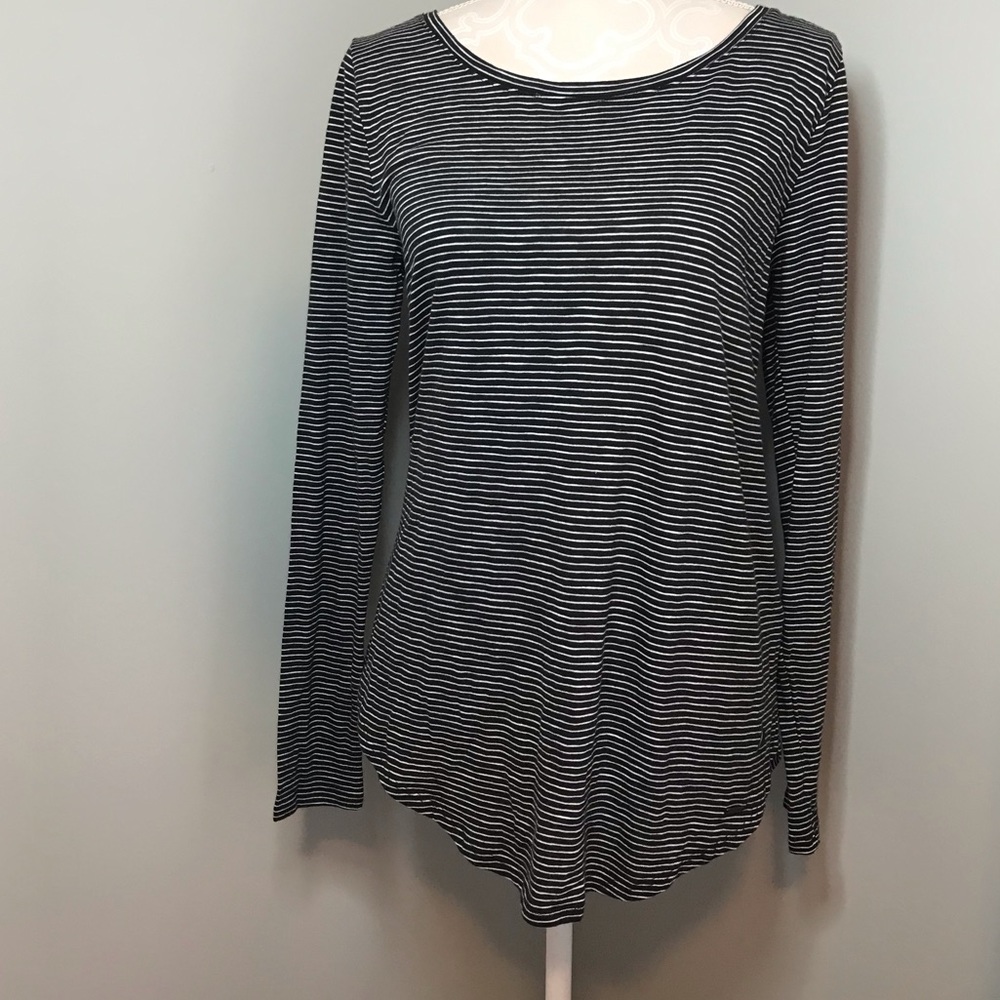{Hollister} Black & white striped top sz medium